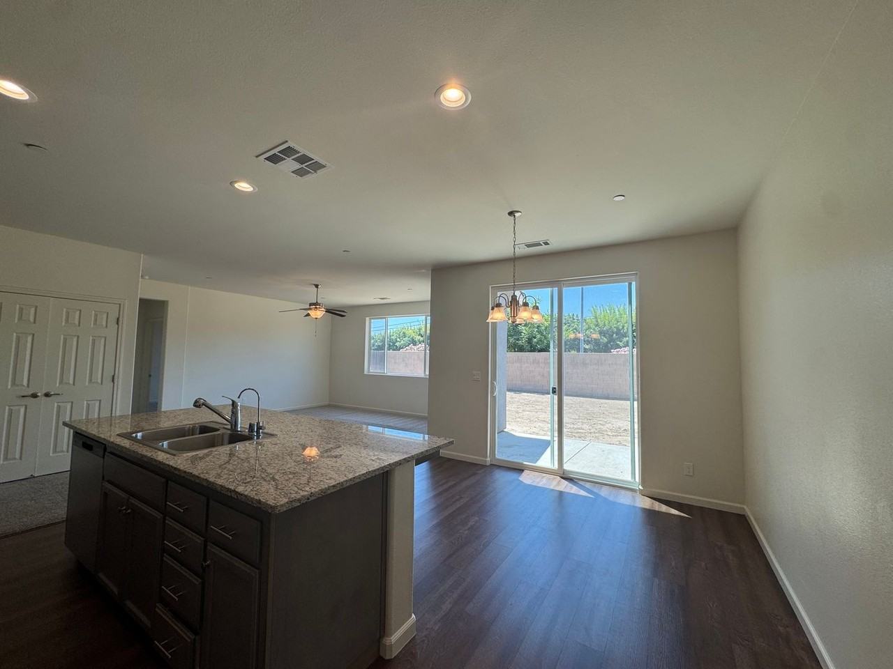 13333 Peach St - Photo 6 of 29