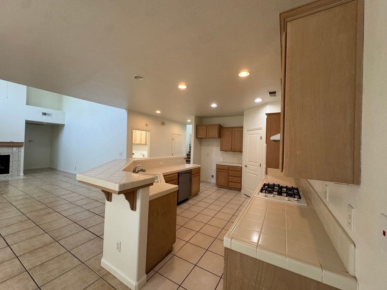 5781 E Kaviland Ave - Photo 6 of 45