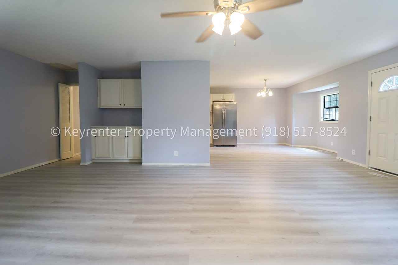 1609 S Chestnut Ave - Photo 6 of 38