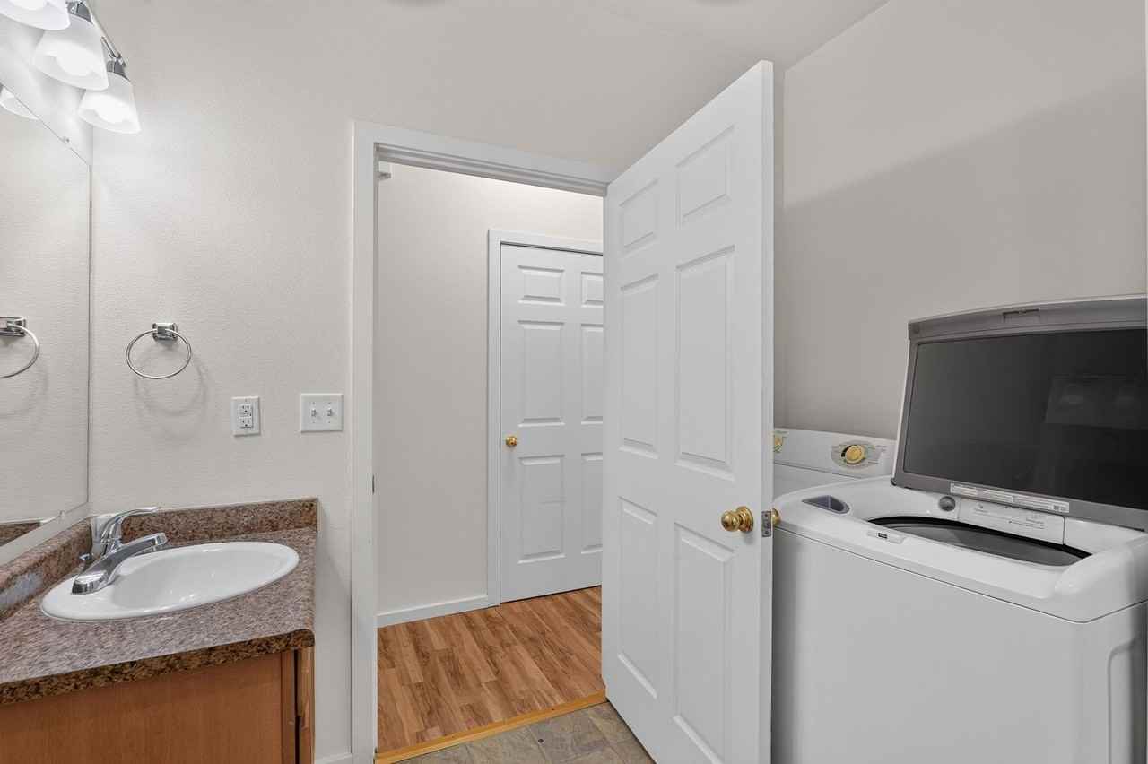 2038 Se 171st Ave - Photo 5 of 20