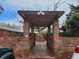 featured image of 4462 Jay St