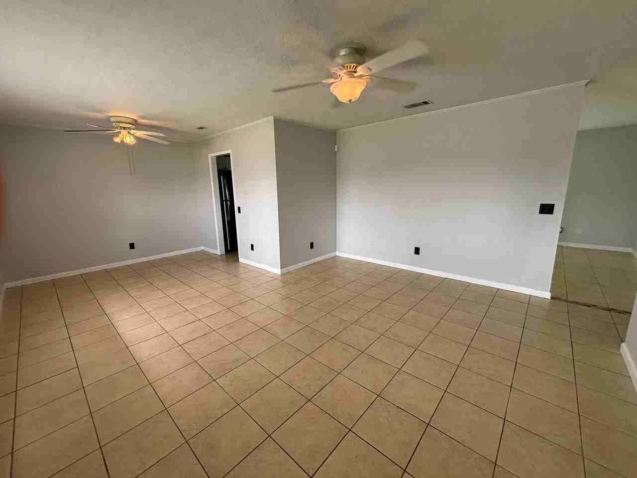 1807 Minnesota Ave - Photo 2 of 17