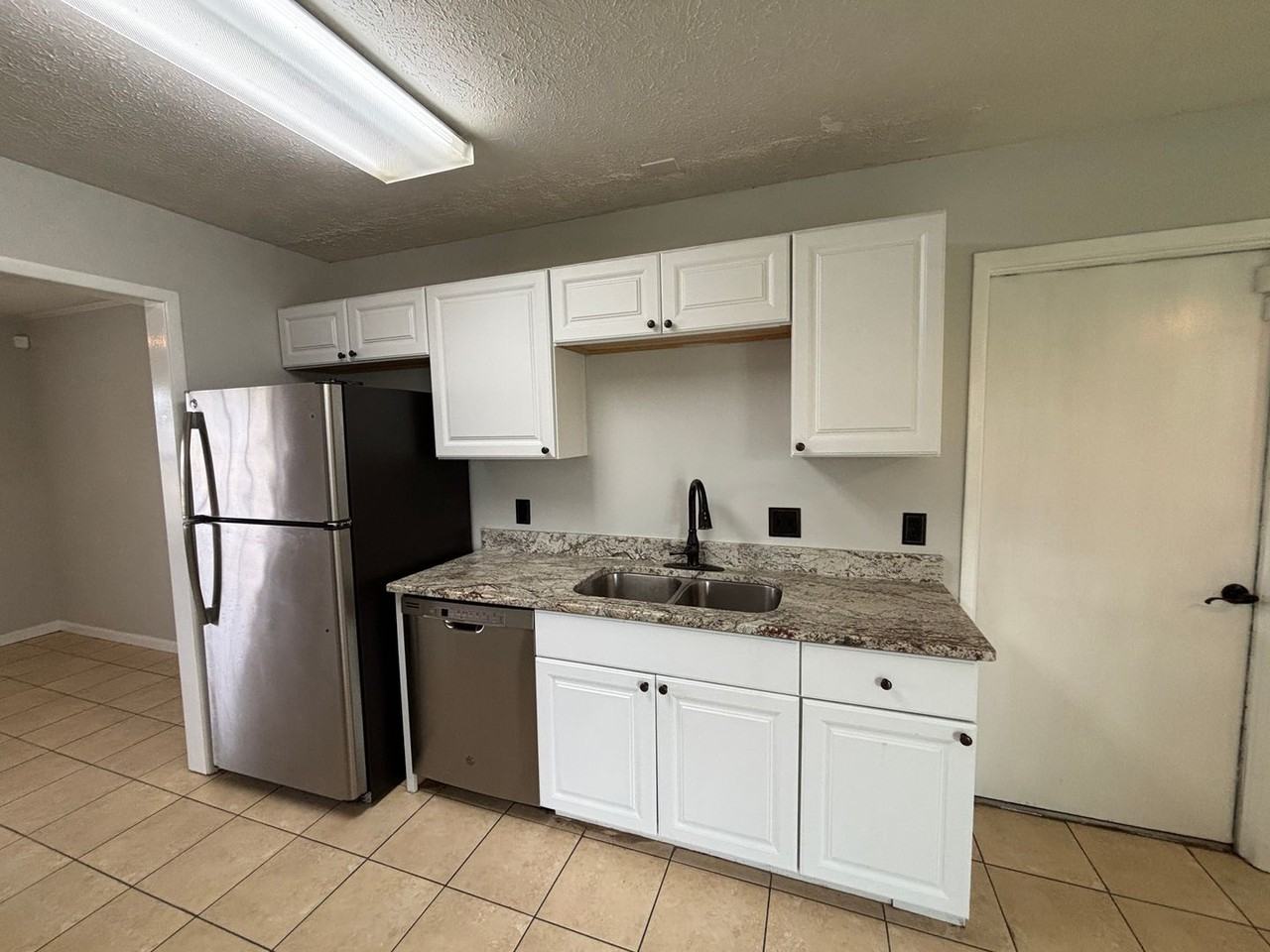 1807 Minnesota Ave - Photo 5 of 17