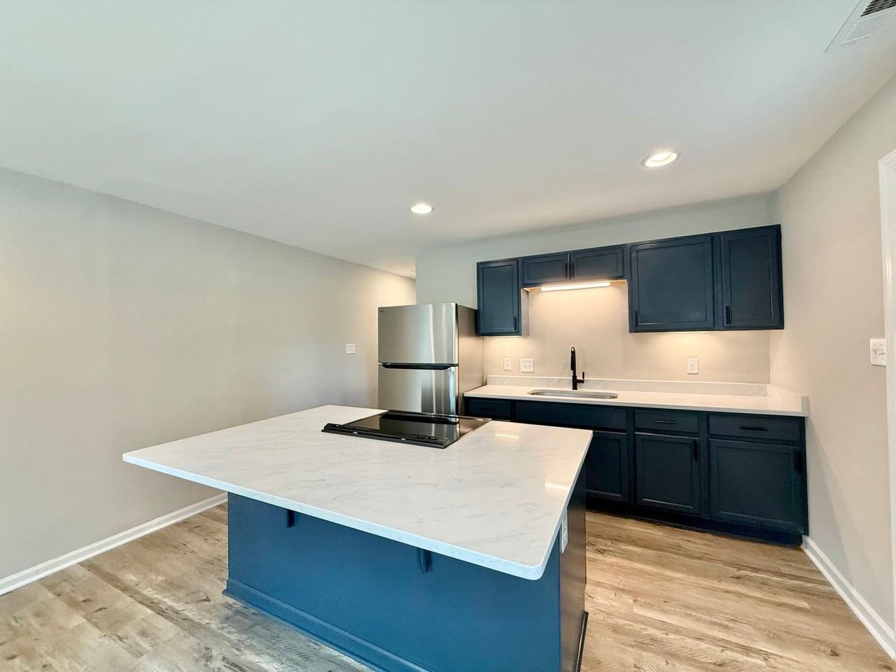 615B Burlington Ave - Photo 3 of 13