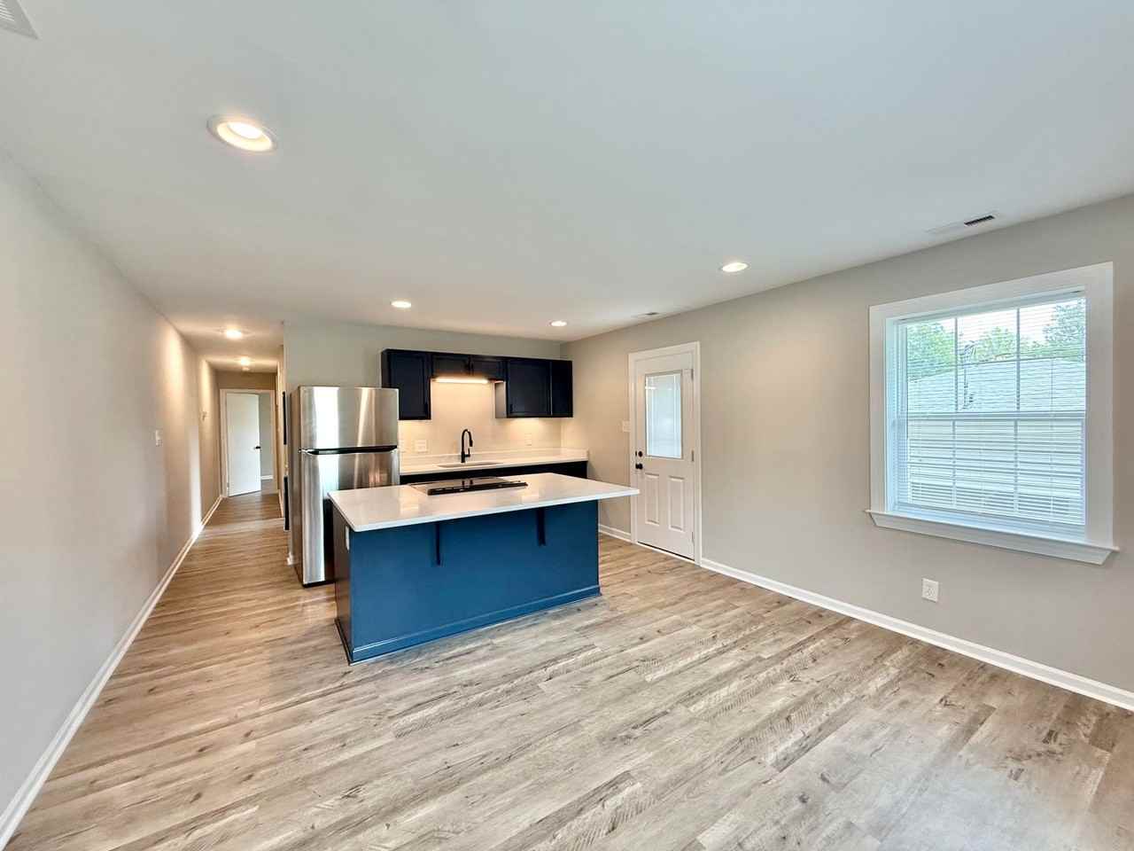 615B Burlington Ave - Photo 5 of 13