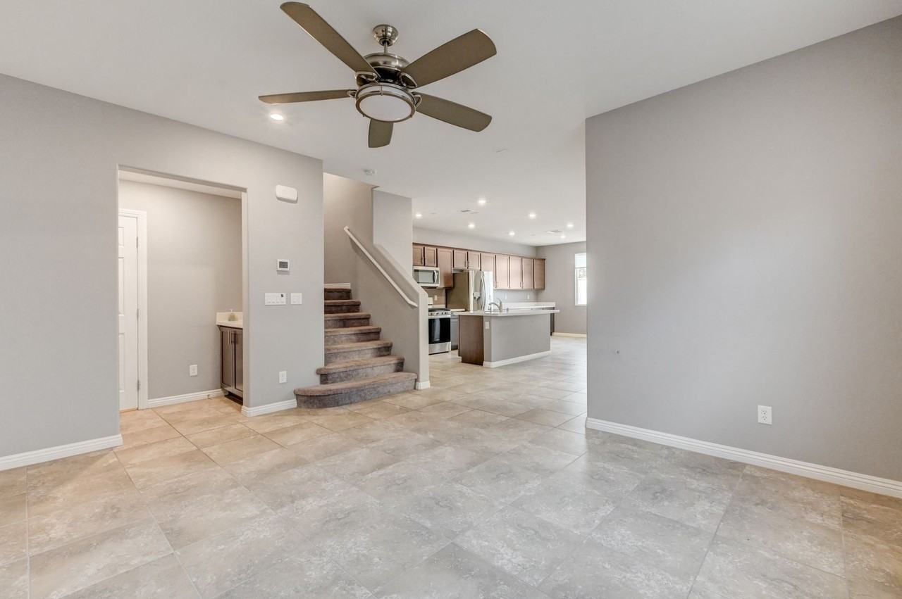 10669 Sariah Skye Ave - Photo 7 of 21