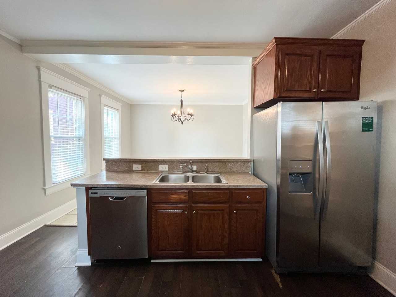 1810 Vale St - Photo 6 of 30