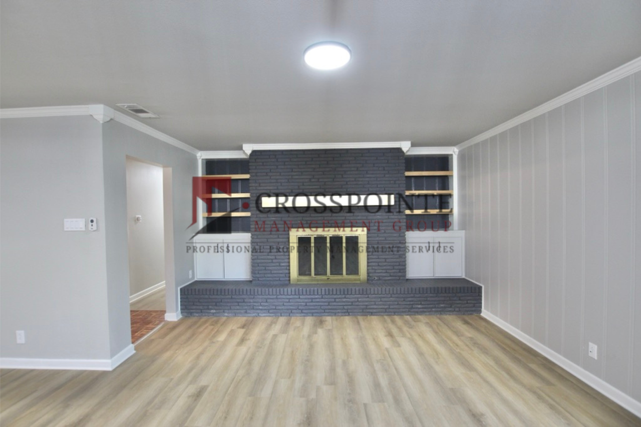 1809 Glen Arbor St - Photo 6 of 49