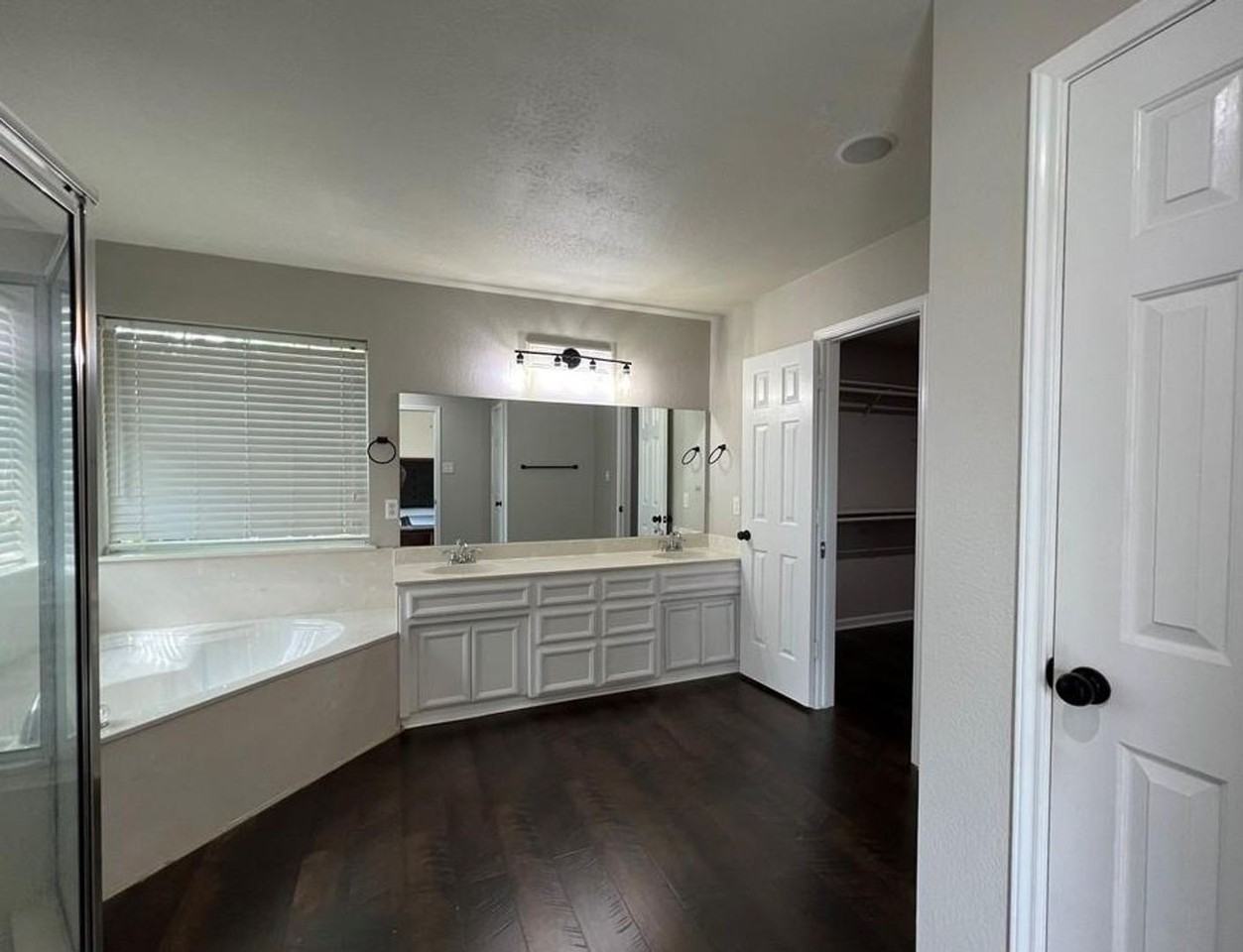 2410 Moonstone Dr - Photo 6 of 11