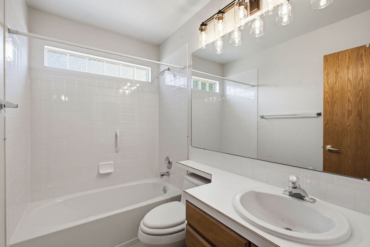 2580 Lochbuie Cir - Photo 7 of 38