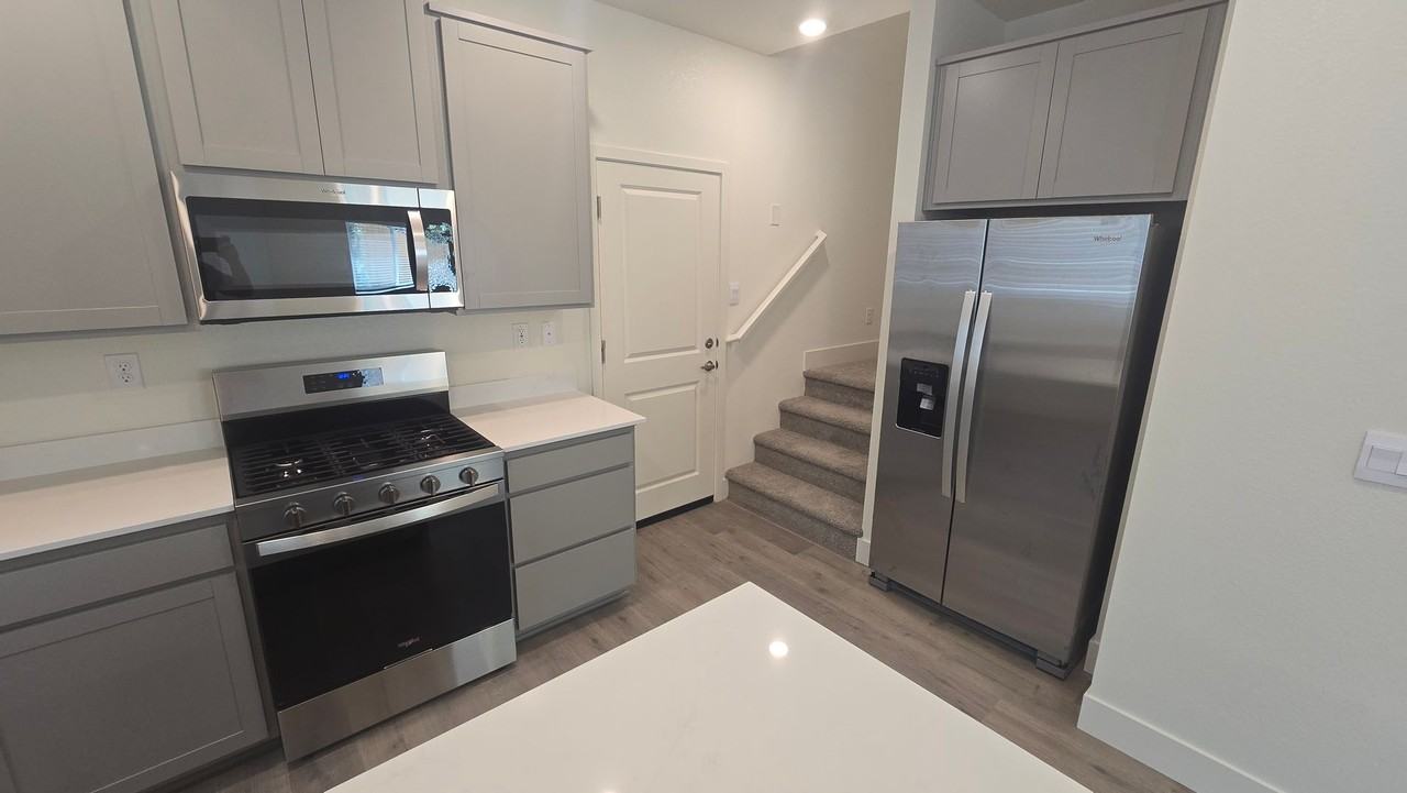 5854 Altitude St - Photo 5 of 31