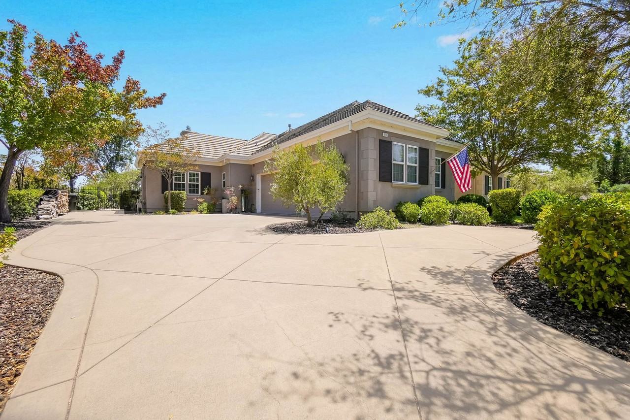 3441 Torlano Pl - Photo 4 of 50