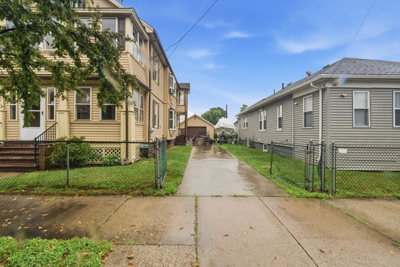 21 Colchester St - Photo 2 of 24