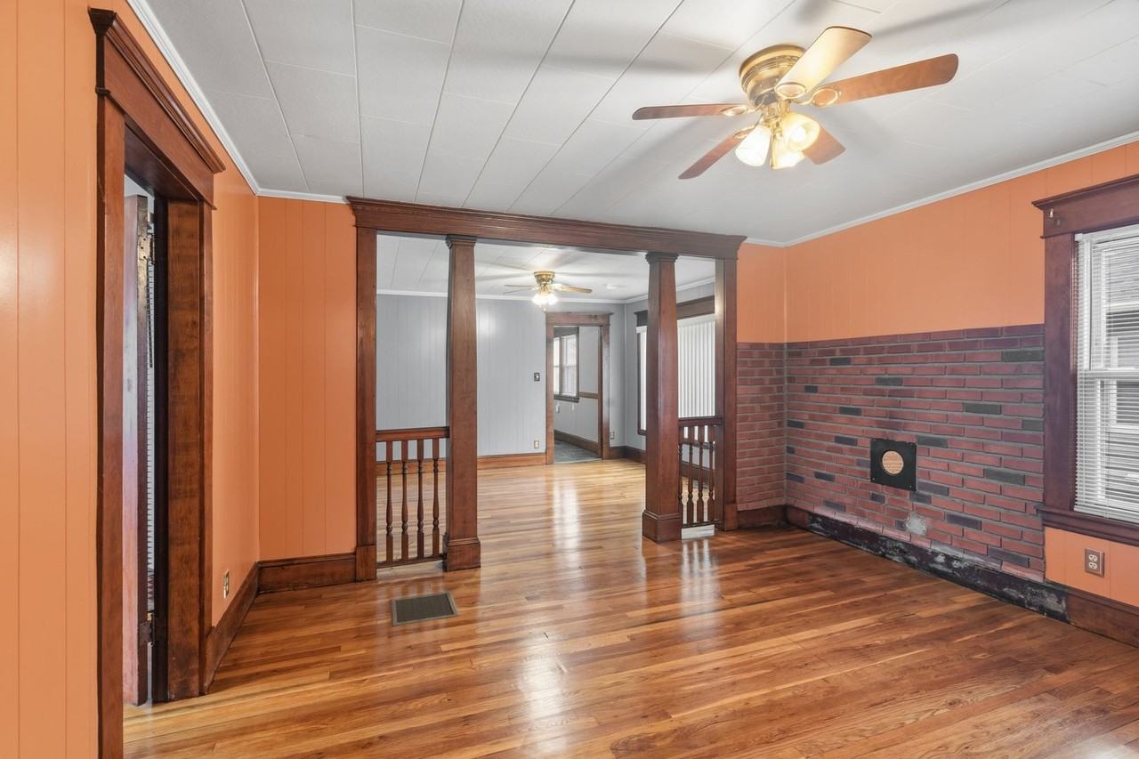 21 Colchester St - Photo 3 of 24