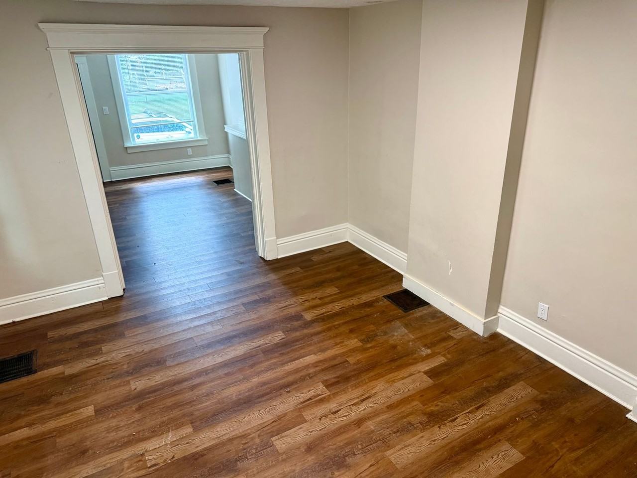 60 W Park Ave - Photo 4 of 12