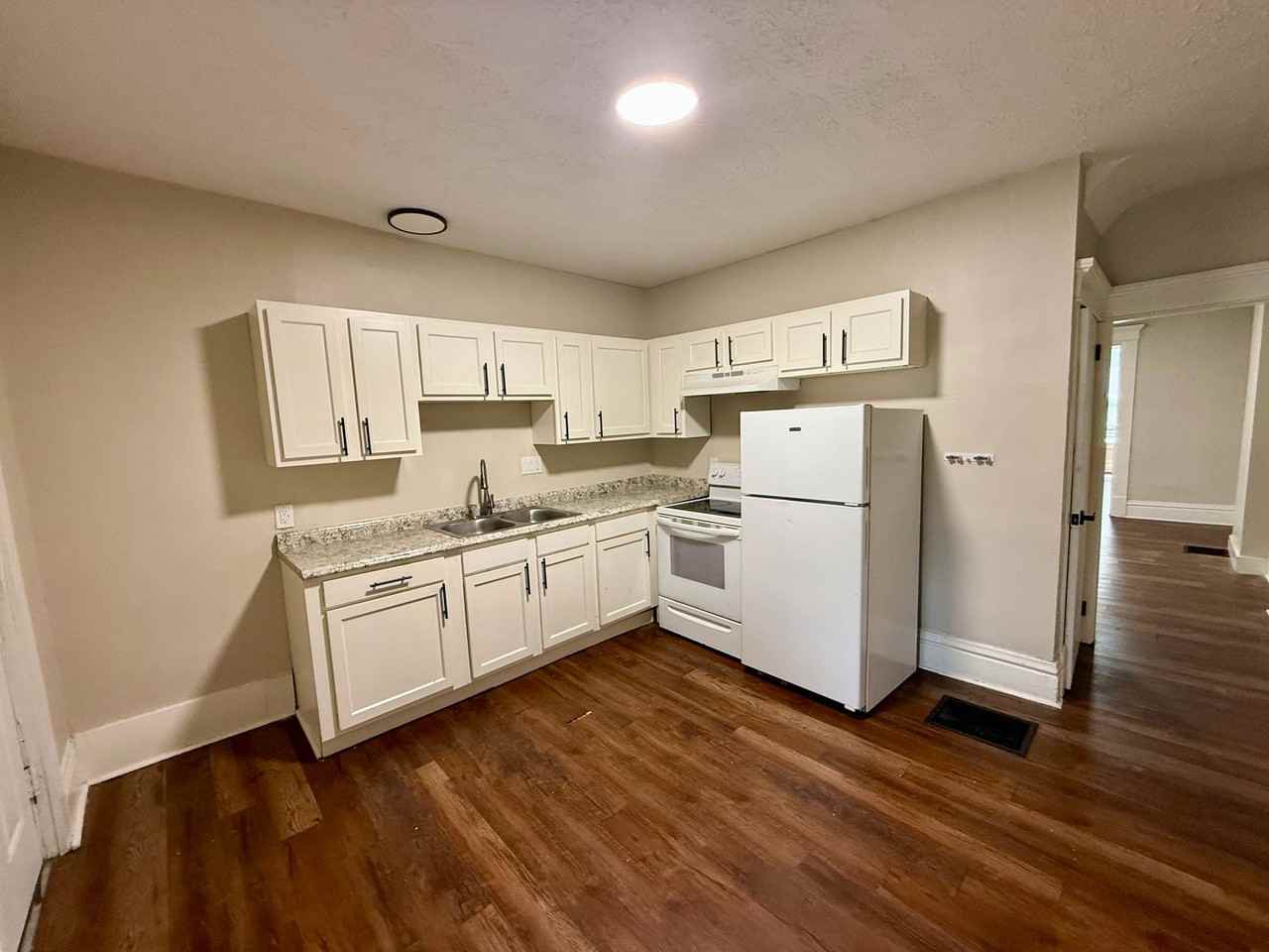 60 W Park Ave - Photo 5 of 12