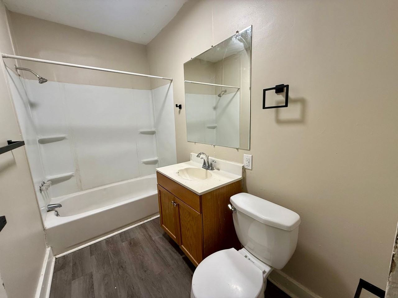 60 W Park Ave - Photo 7 of 12