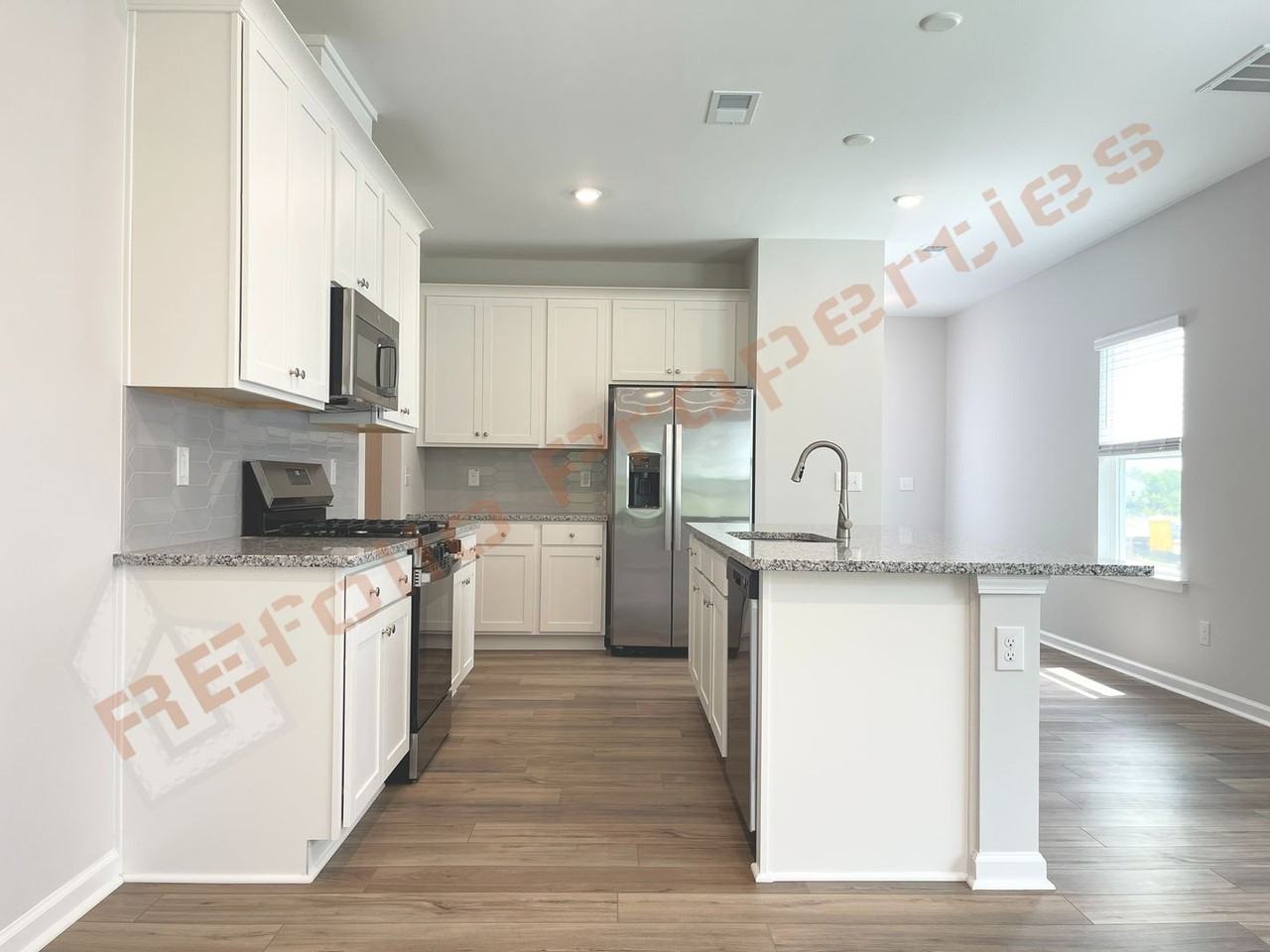 1605 Immagene Way - Photo 3 of 31