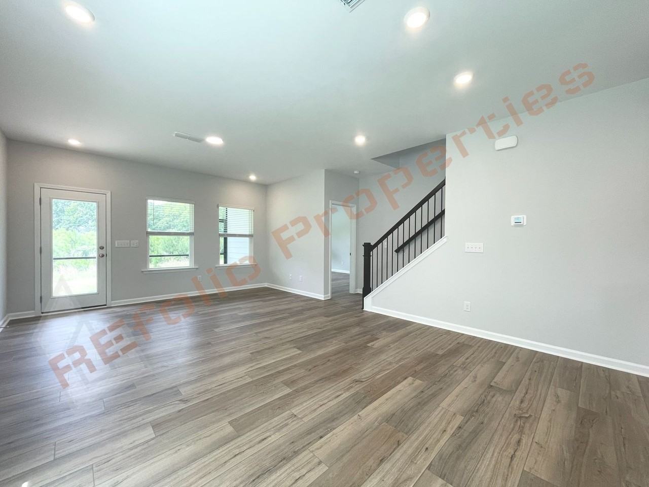 1605 Immagene Way - Photo 5 of 31