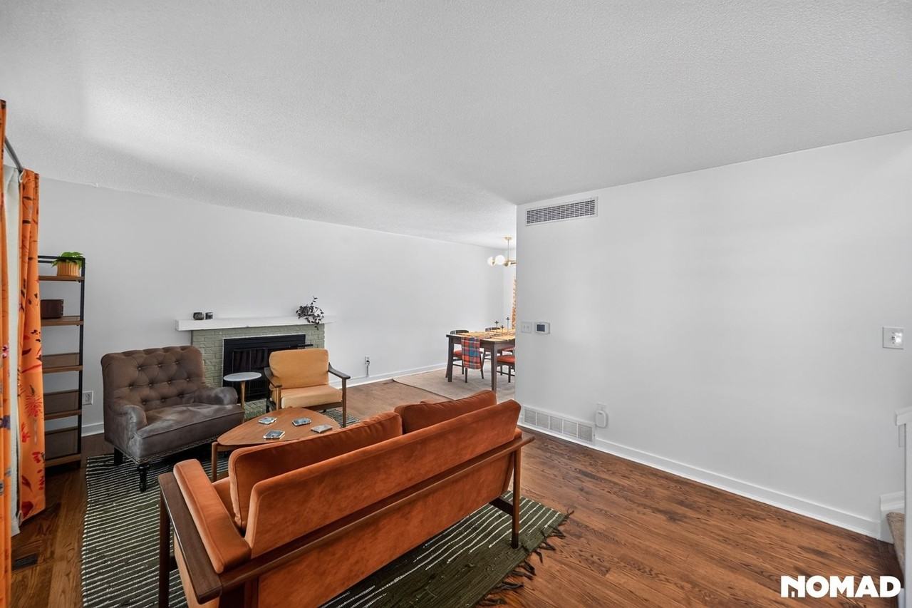 15652 E Jefferson Ave - Photo 7 of 26