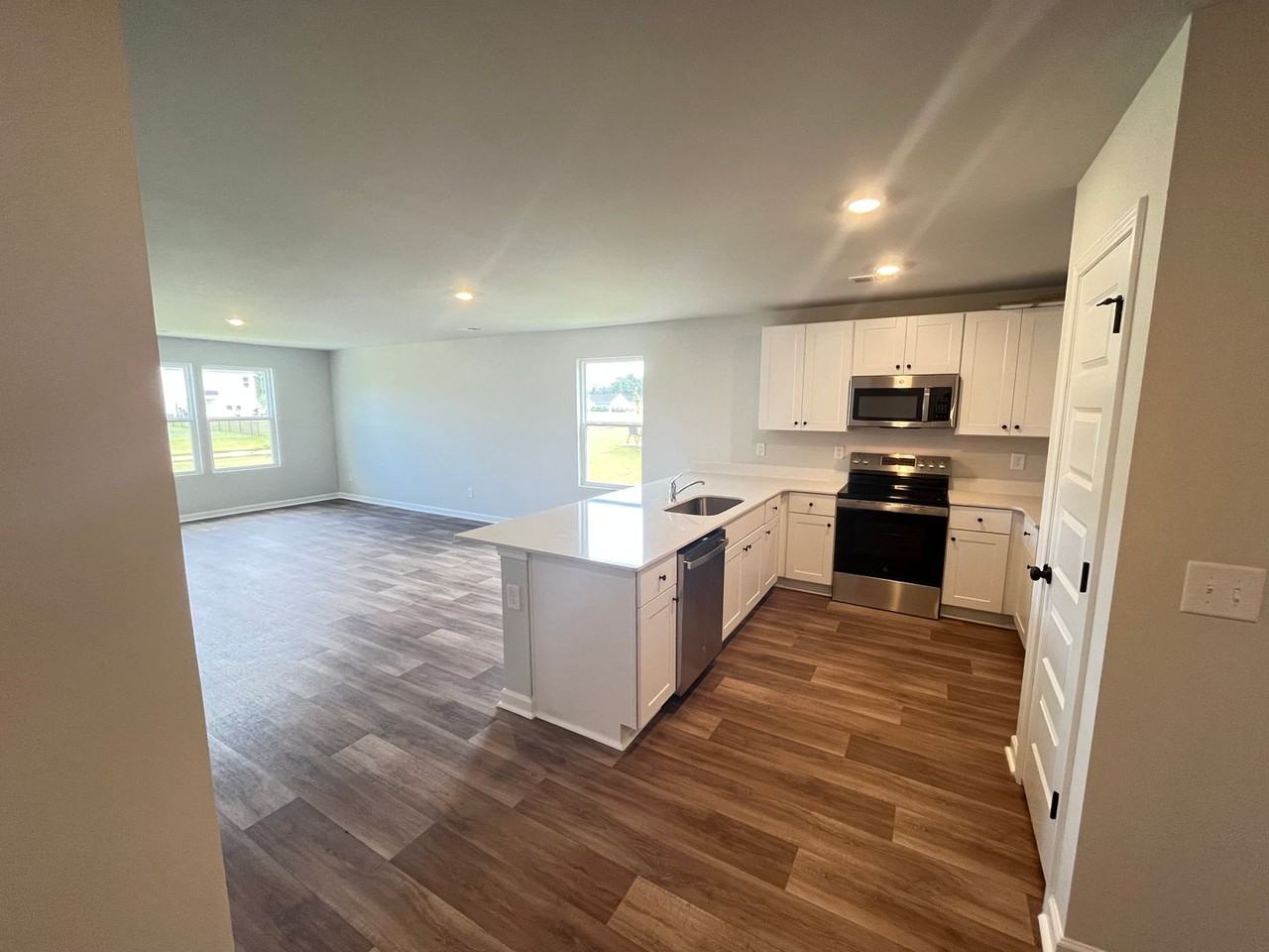 190 Birchwood Dr - Photo 3 of 19