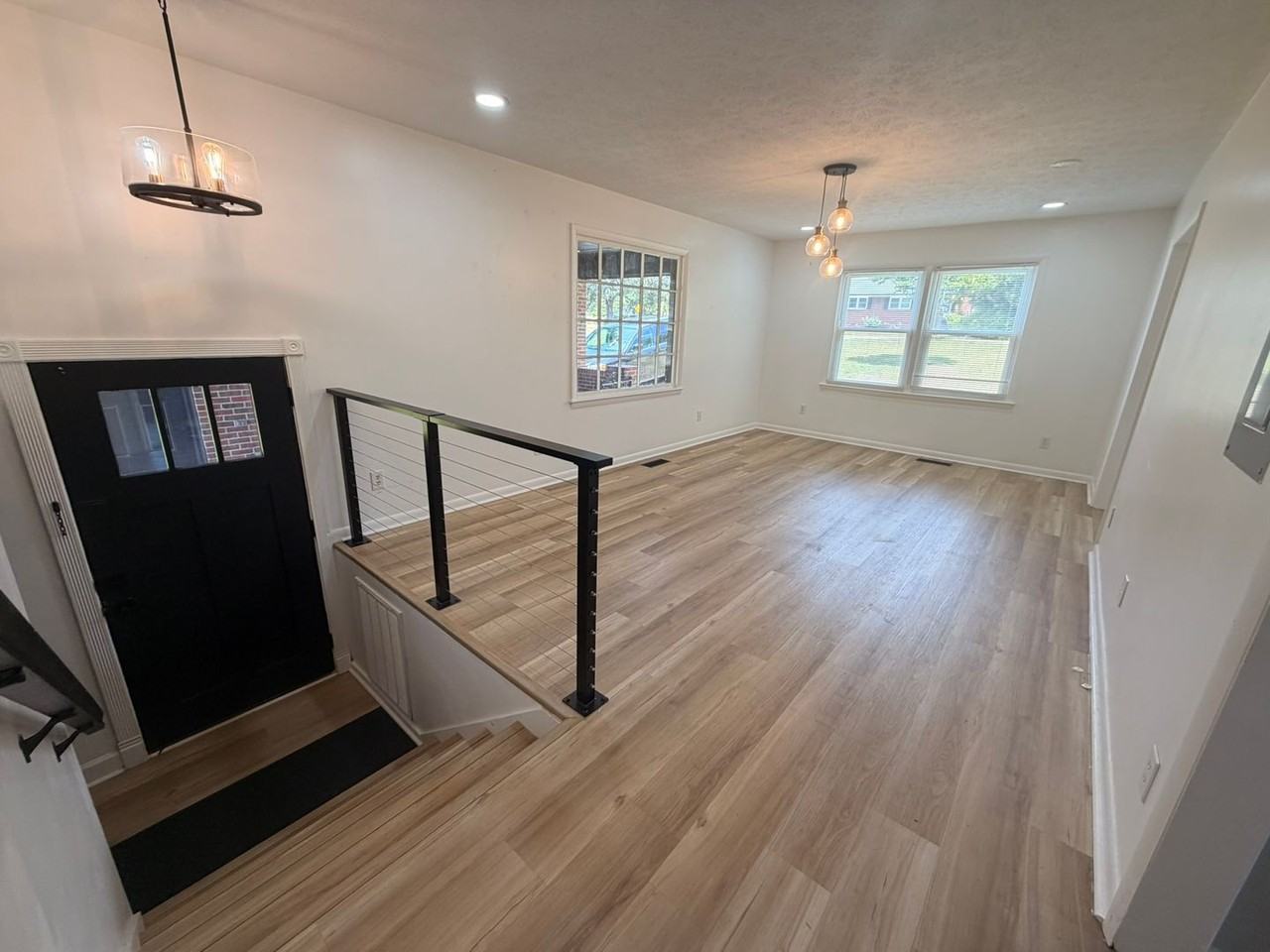 139 Ingleside Dr - Photo 4 of 25