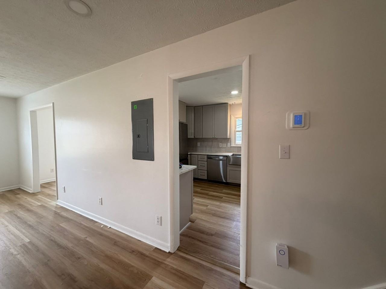 139 Ingleside Dr - Photo 5 of 25