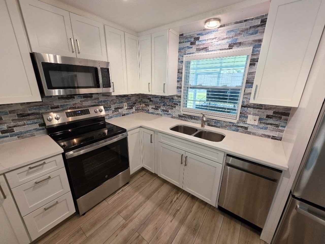 313 Surf St - Photo 2 of 18