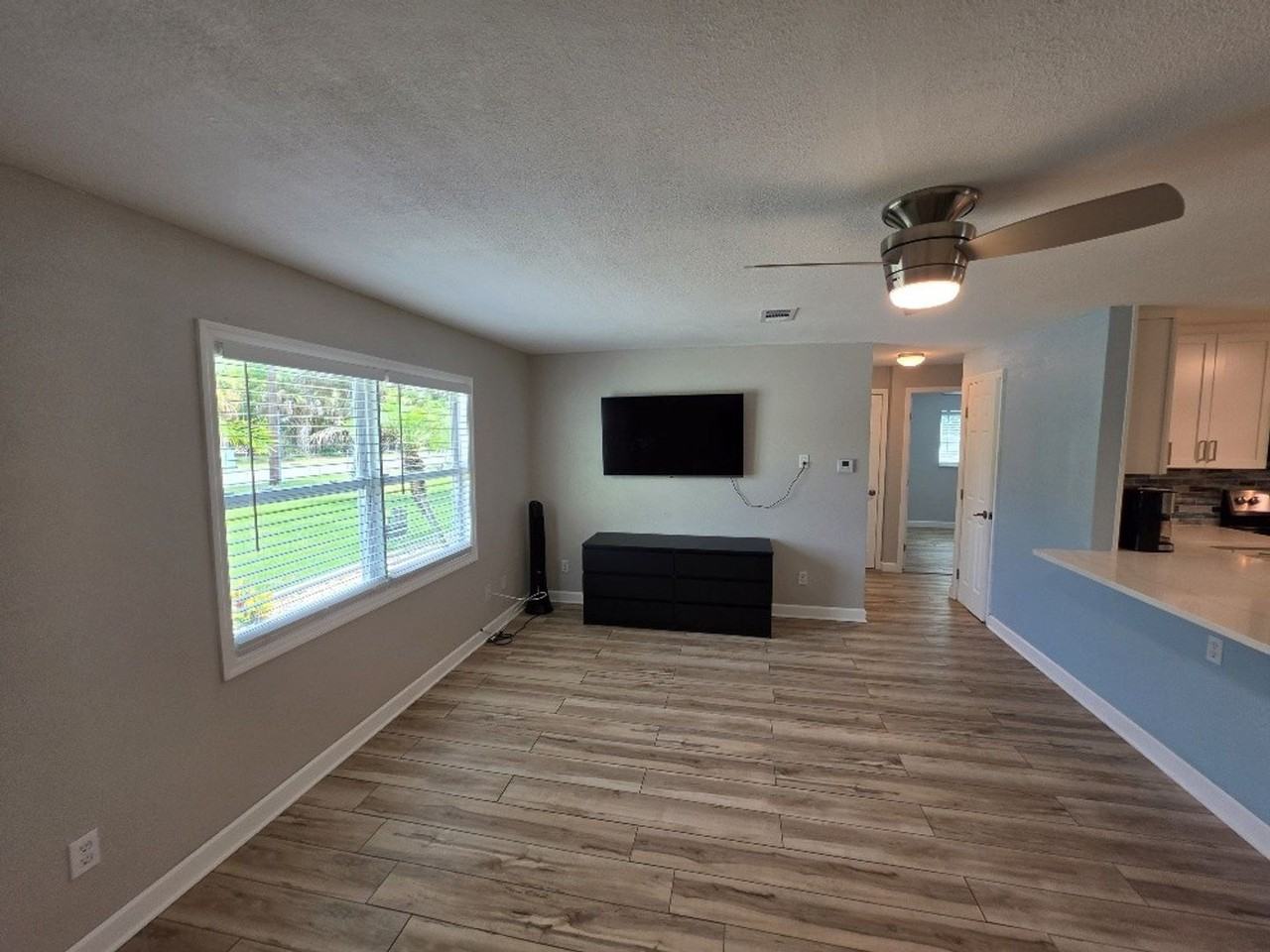 313 Surf St - Photo 7 of 18