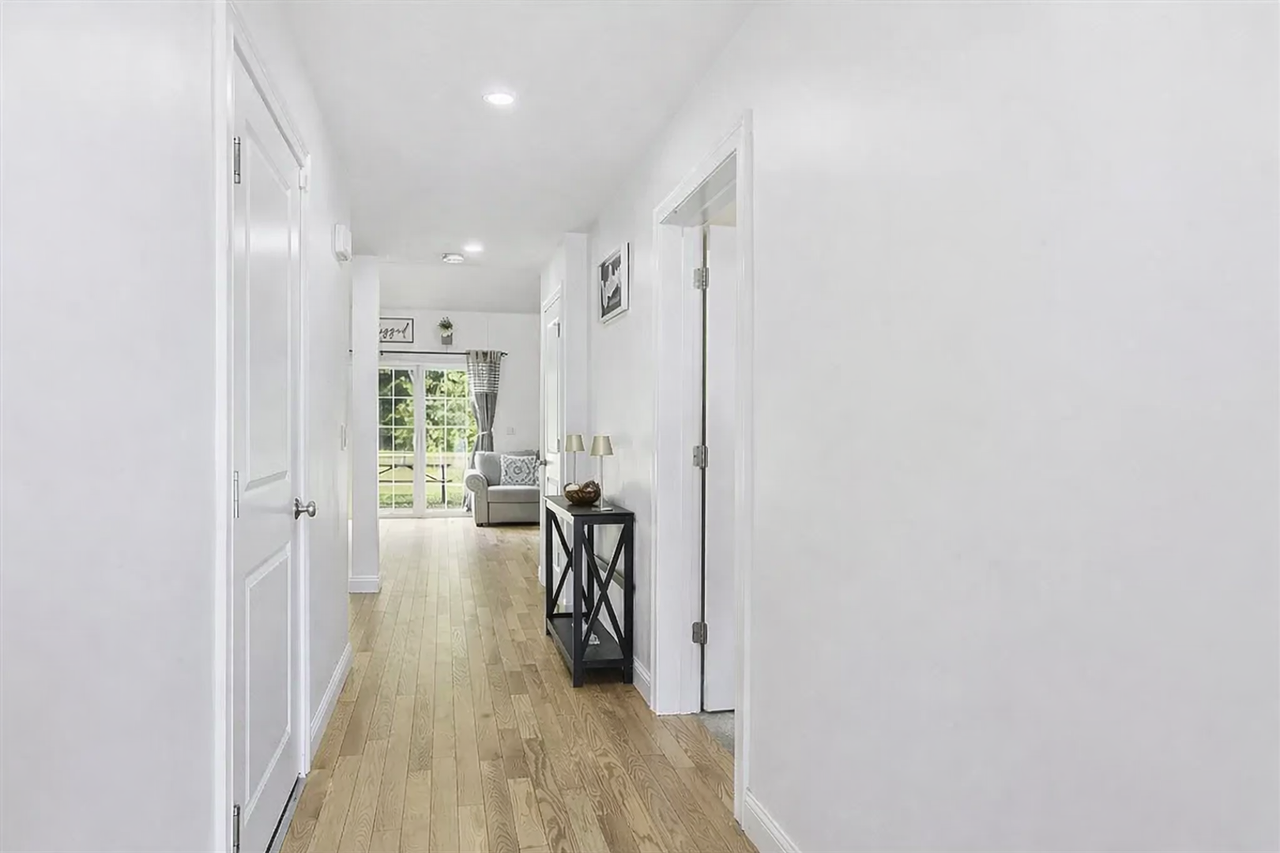 1 Patricia Way - Photo 4 of 11