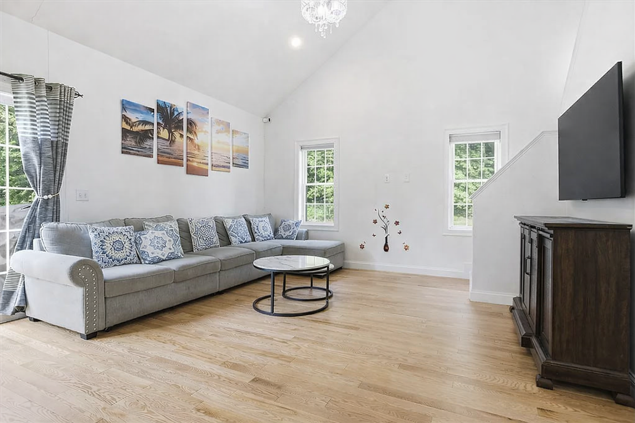 1 Patricia Way - Photo 6 of 11