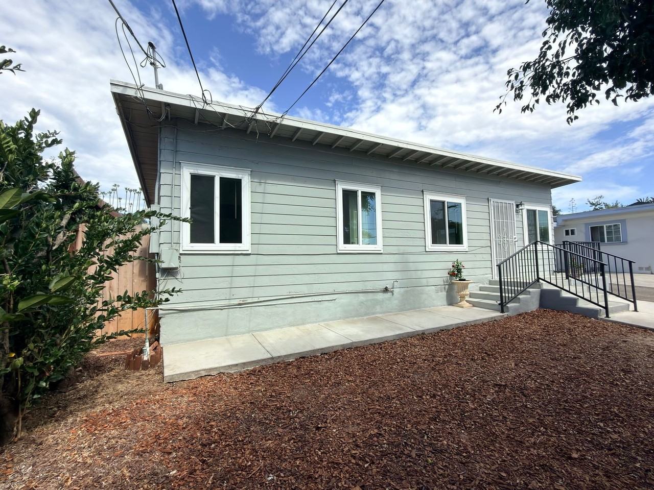 523 N Citrus Ave - Photo 2 of 28