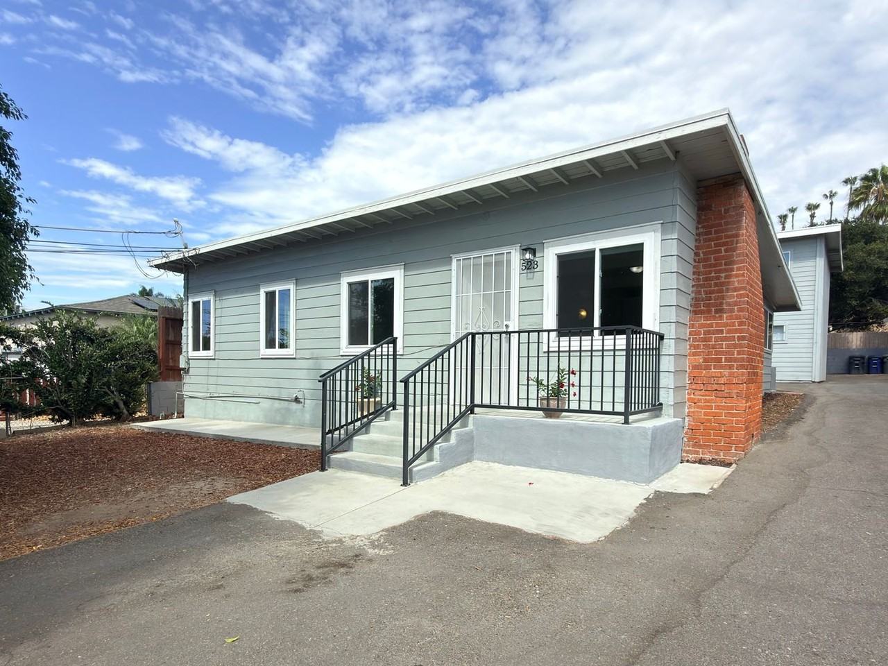 523 N Citrus Ave - Photo 3 of 28