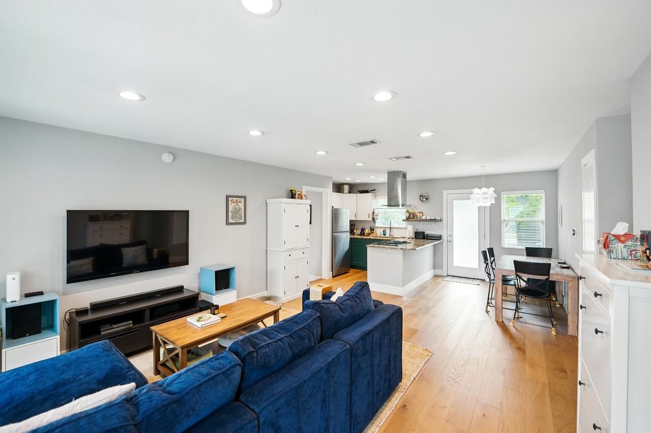 6501 Hickman Ave - Photo 4 of 24