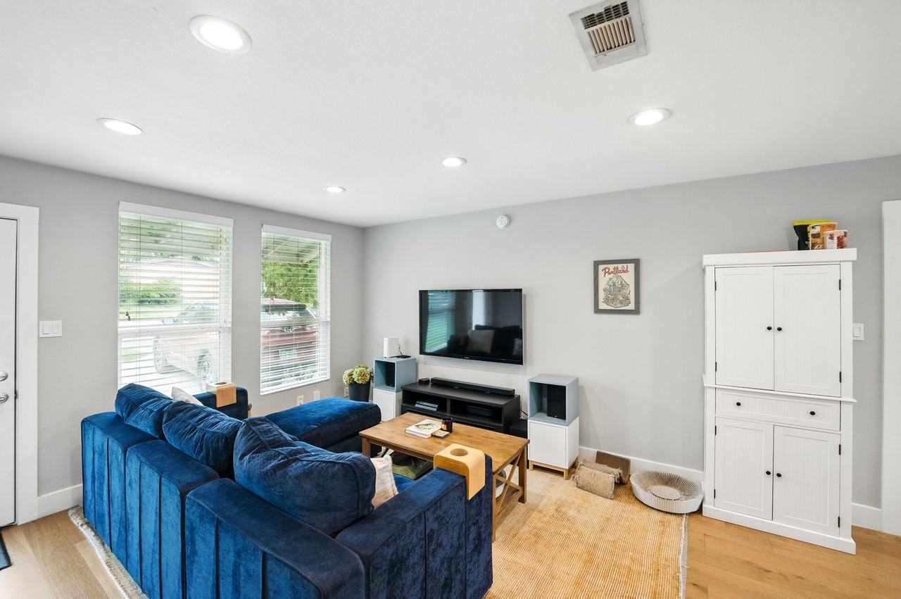 6501 Hickman Ave - Photo 5 of 24