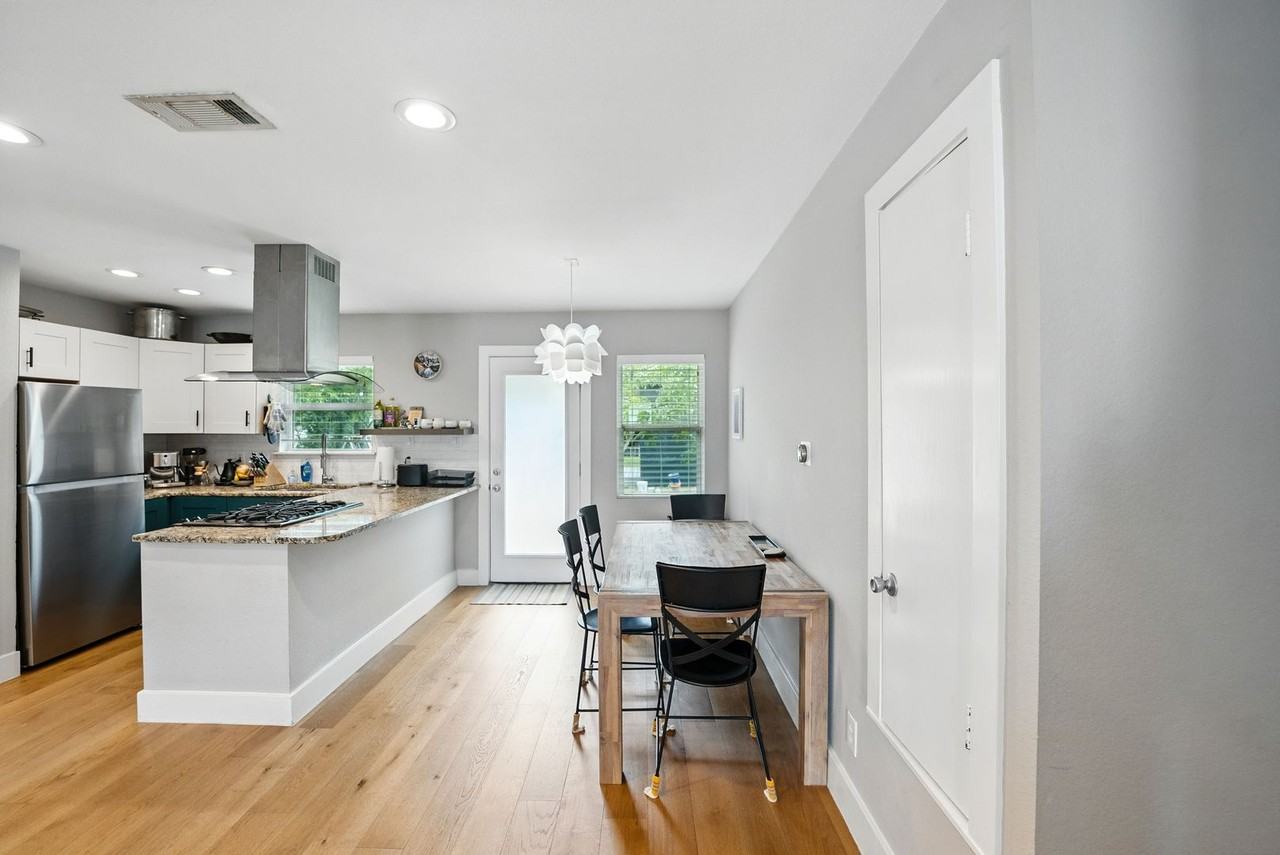 6501 Hickman Ave - Photo 7 of 24