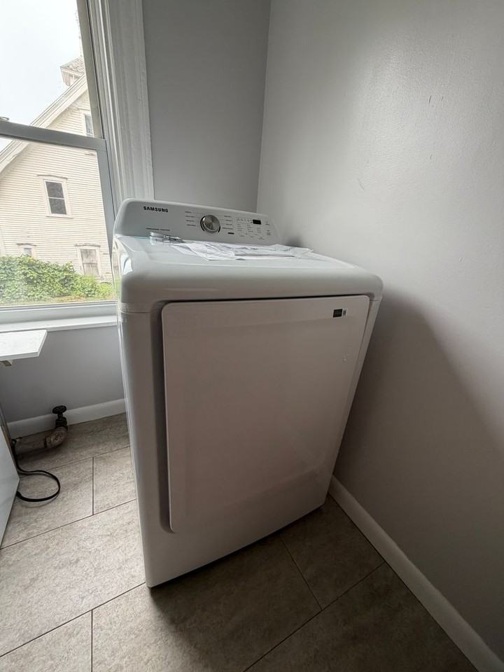 94 Ashland St - Photo 7 of 11