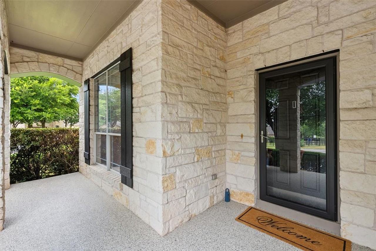 65 White Magnolia Cir - Photo 2 of 34