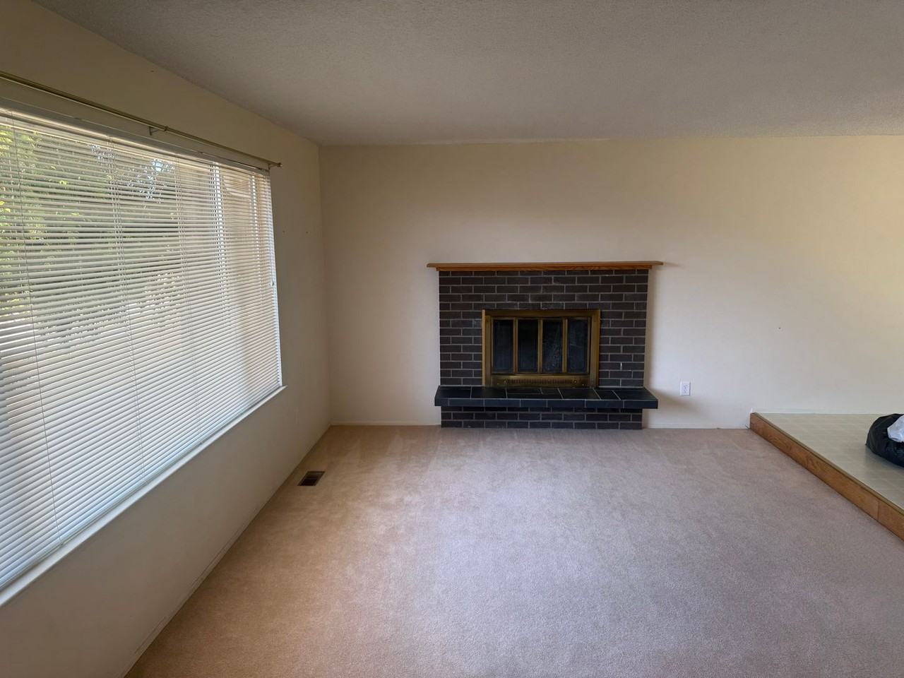 2521 Monica Dr - Photo 3 of 20
