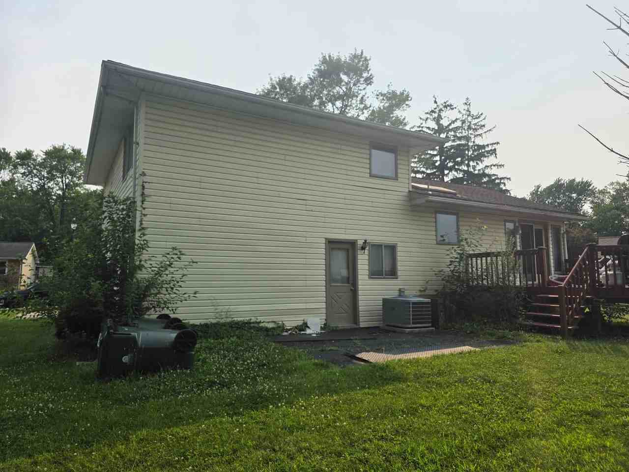 812 Leeds Ln - Photo 2 of 30