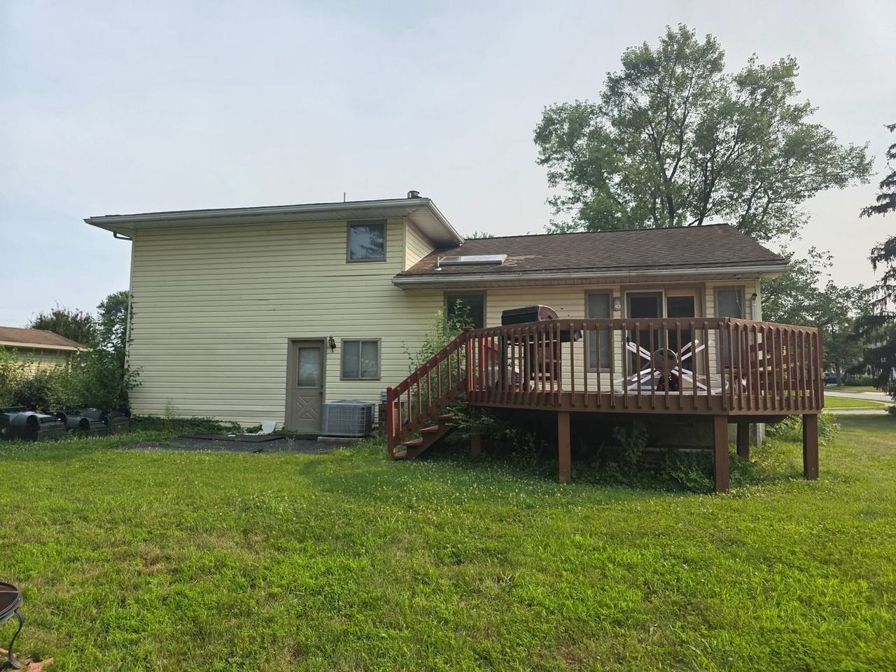 812 Leeds Ln - Photo 3 of 30