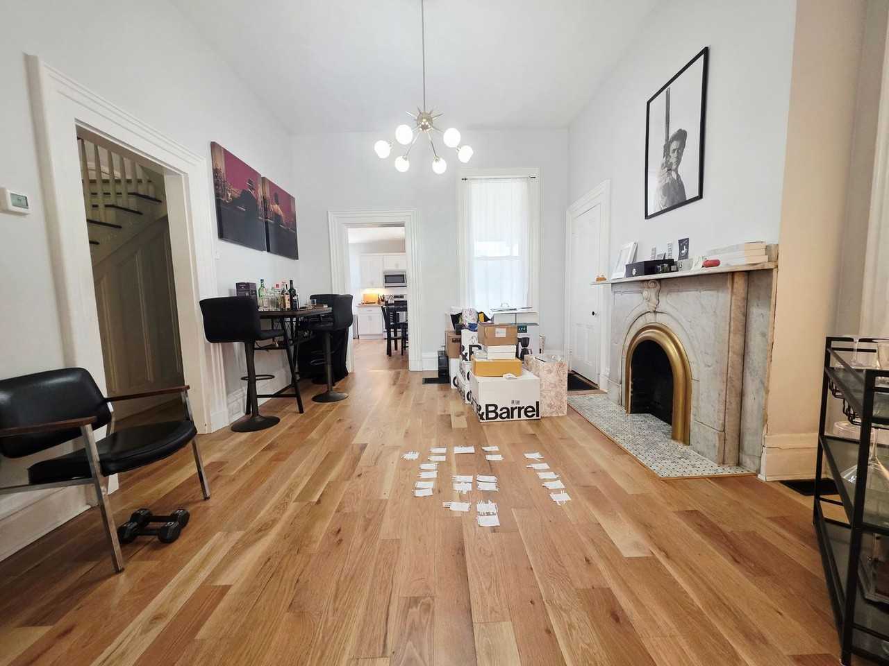 1409 Sheffield St - Photo 5 of 44