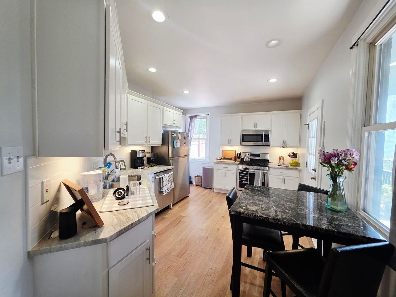 1409 Sheffield St - Photo 7 of 44