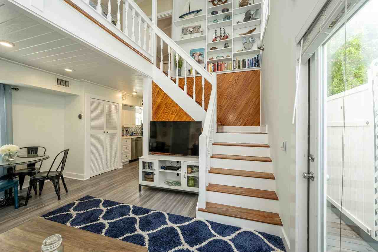 415 415 Julia-Front - Photo 3 of 31