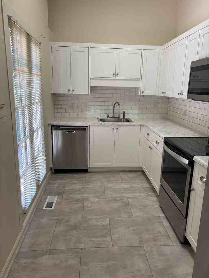 2250 2250 Kingsway #3 - Photo 4 of 5