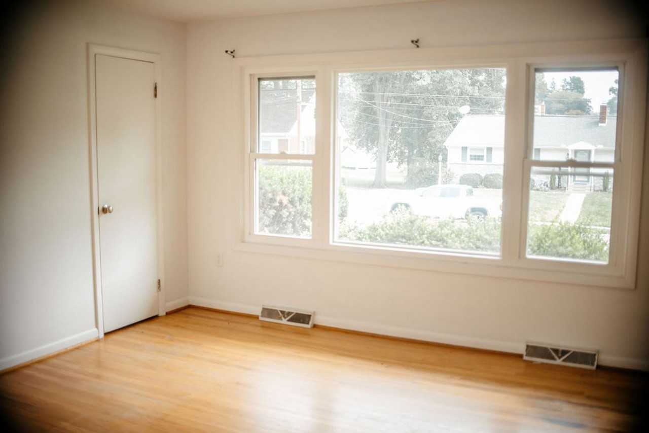 425 Spring Dr - Photo 6 of 40