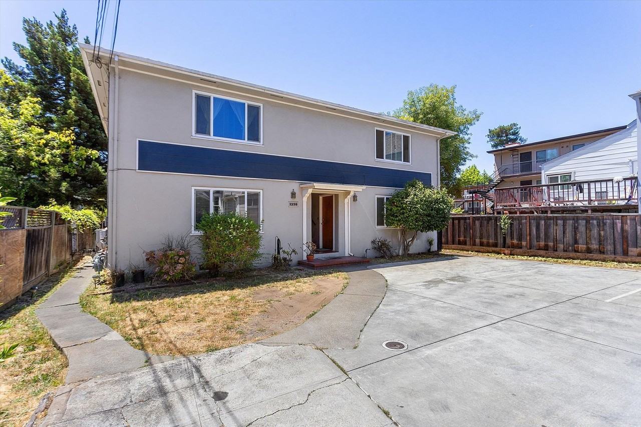 2238 Encinal Ave #C - Photo 2 of 12