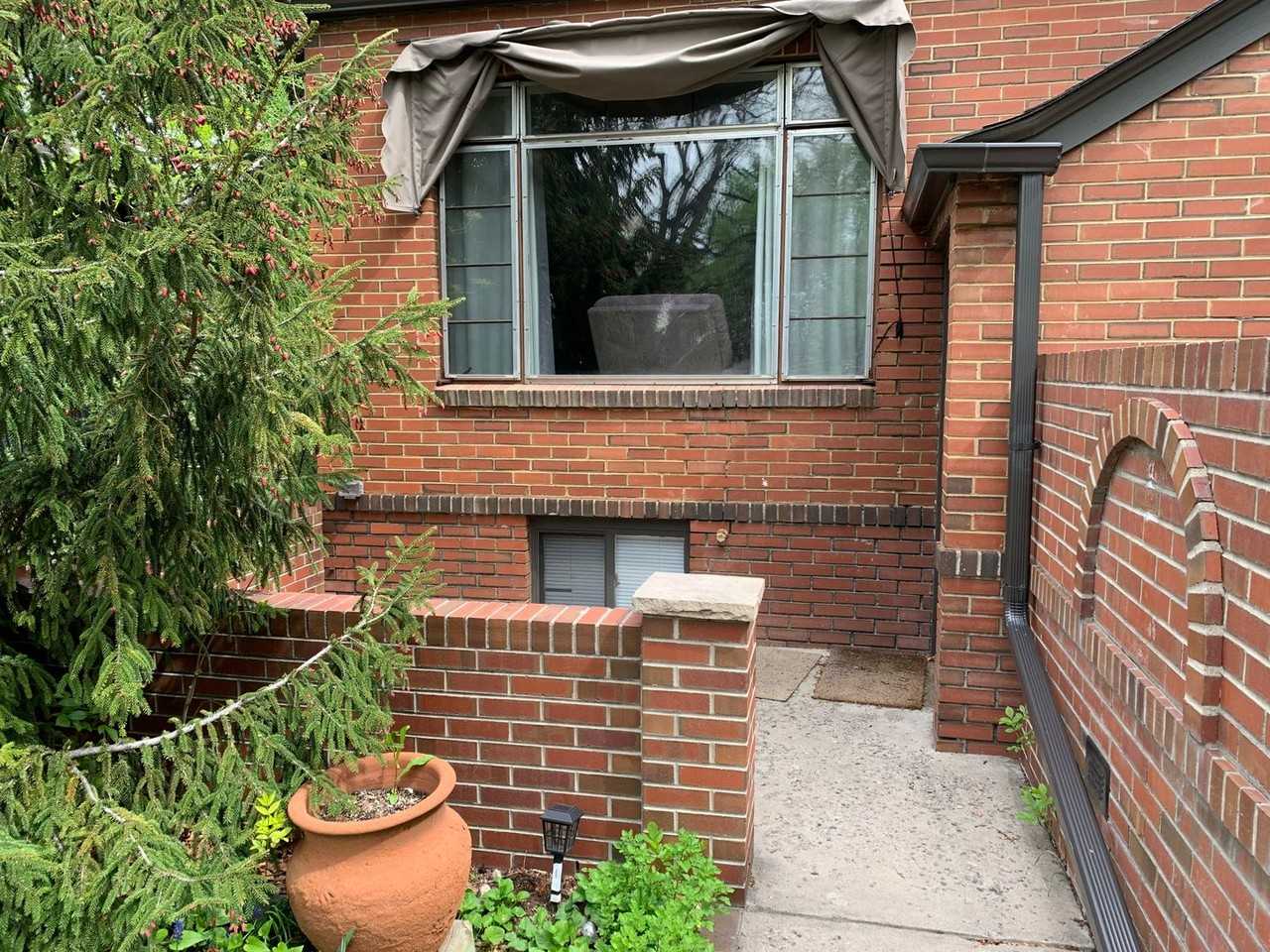 1422 W Oak St Bsmt #Bsmt - Photo 2 of 33