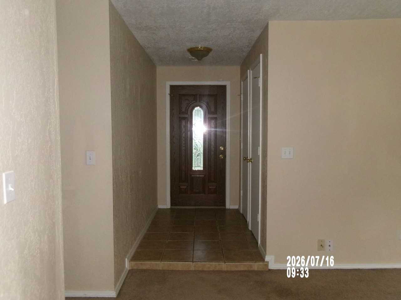2717 Nw 75th St - Photo 4 of 22