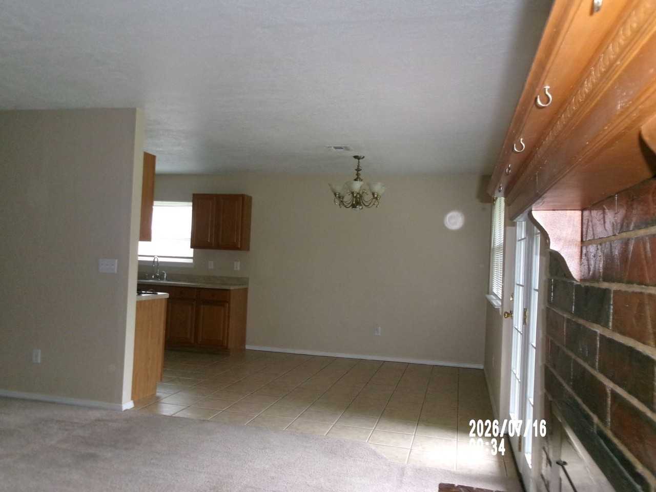 2717 Nw 75th St - Photo 6 of 22